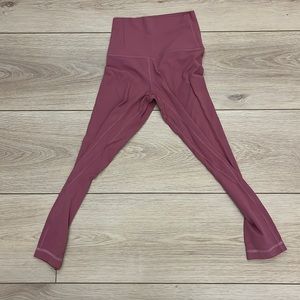 Lulu crop align leggings size 2 no pilling. They Are 21 inch cropped leggings